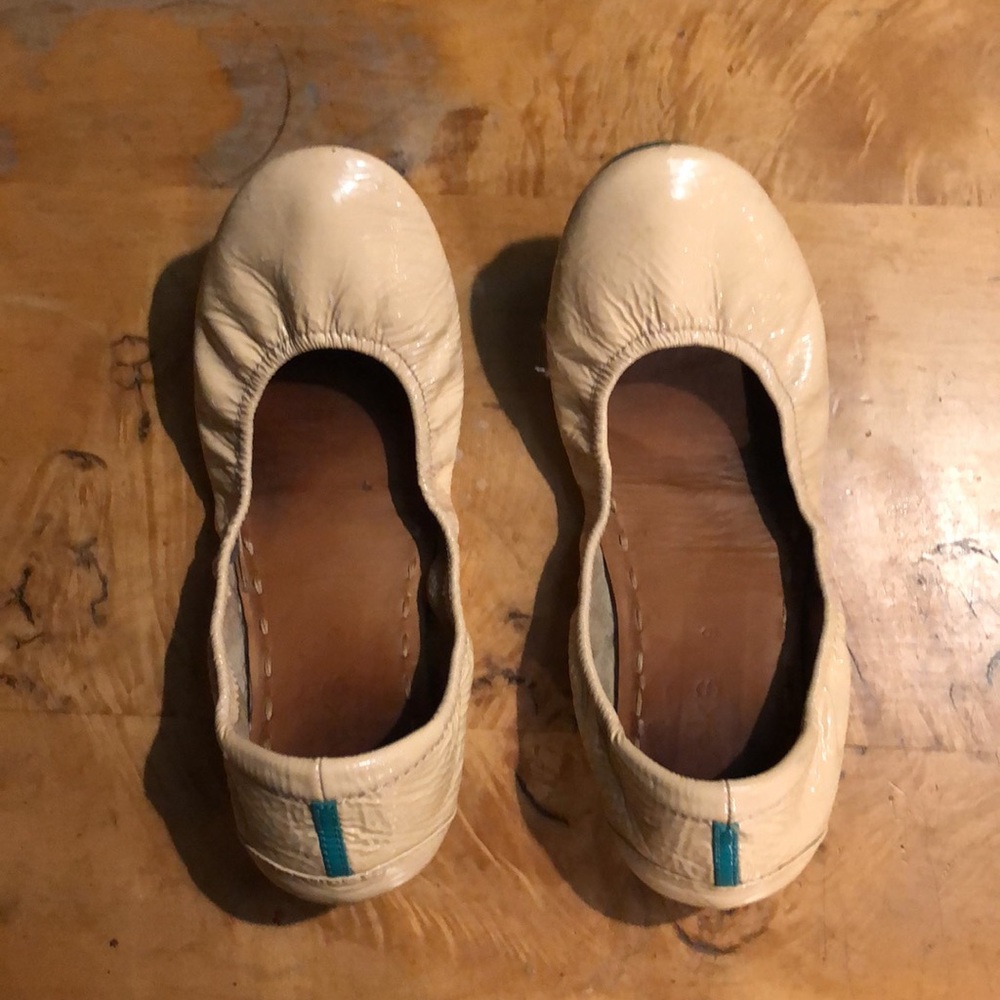 Tieks Flats in Nude, size 9